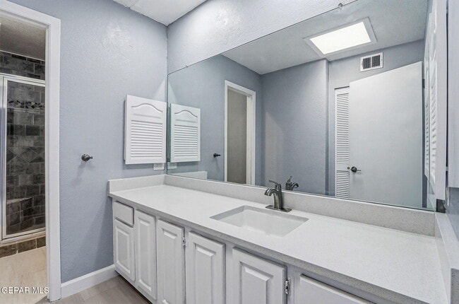 Building Photo - 6141 Sierra Valle Ln