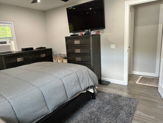 Building Photo - 236 Long Island Ave