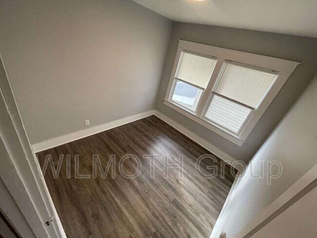 Building Photo - 129 W Hendricks St