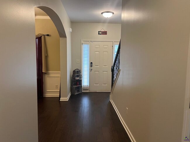 Building Photo - 204 Dog Fennel Ln