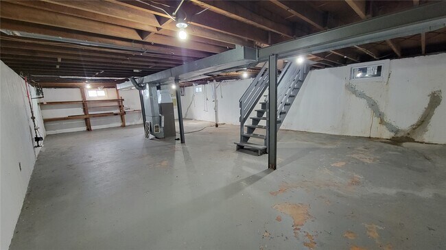 Building Photo - 227 Meadowcrest Dr