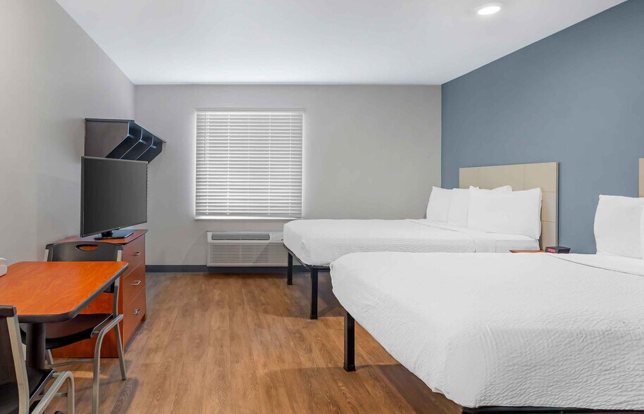 Building Photo - Furnished Studio-Fort Myers - Northeast