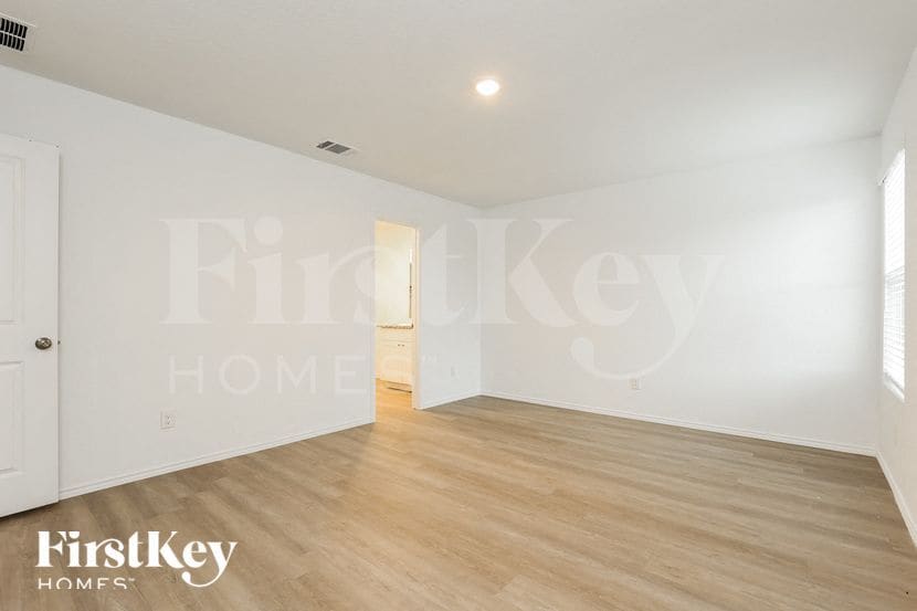 Building Photo - 10606 Pablo Way