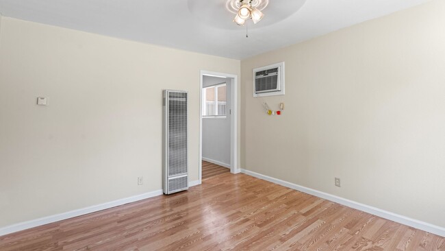 Building Photo - 2 bedroom 1 bathroom duplex Vacaville