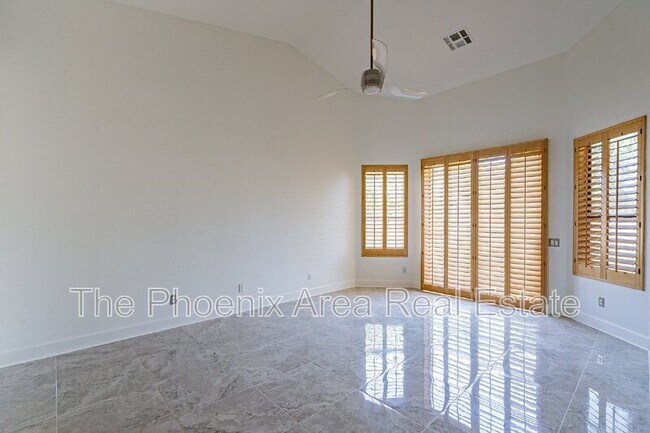 Building Photo - 4663 S Oleander Dr