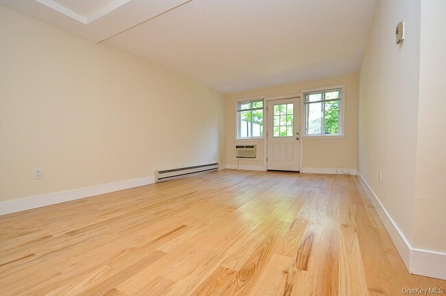 Building Photo - 407 Woodland Hills Rd