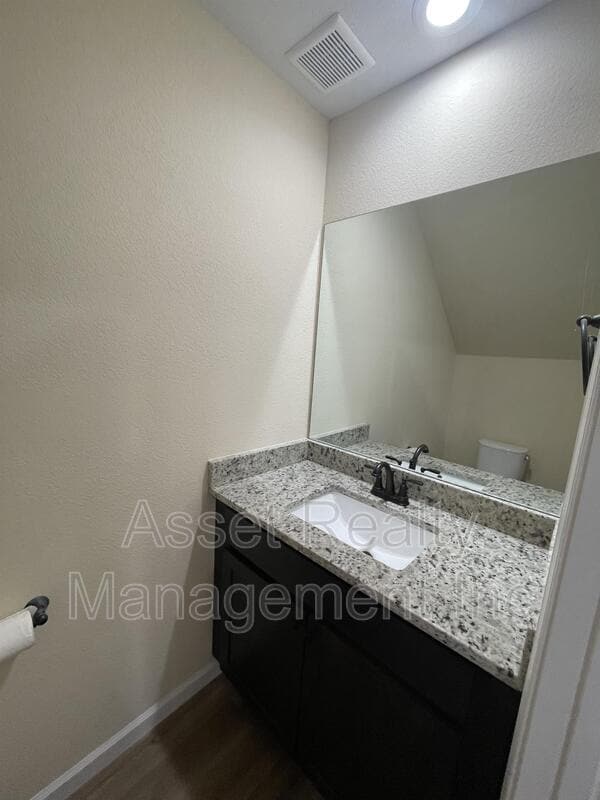 Building Photo - 923 Warrior Hill Dr