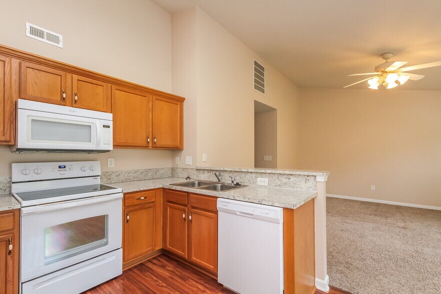 Building Photo - 2909 Deep Cove Dr NW