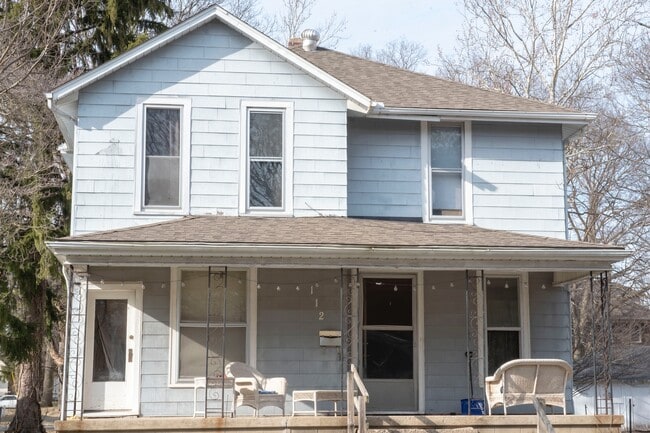 Building Photo - 5 Bedroom House Walking Distance to Purdue
