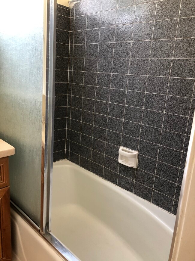 Building Photo - 813 15th St