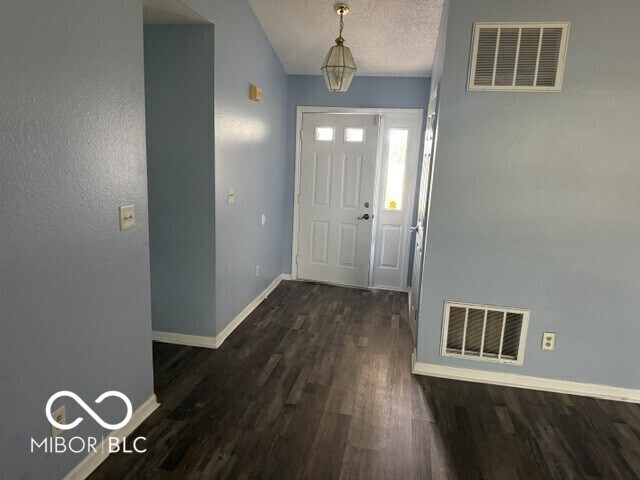 Building Photo - 8107 Southern Trails Pl