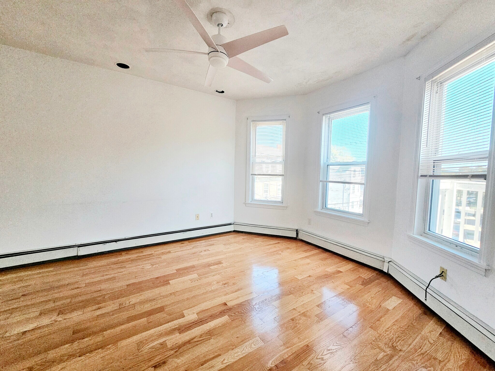 Building Photo - 56 Mansfield St