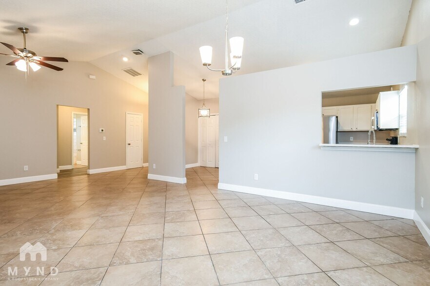 Building Photo - 6481 Piccadilly Ln