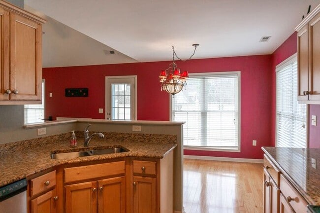 Building Photo - 40 Wayward Path