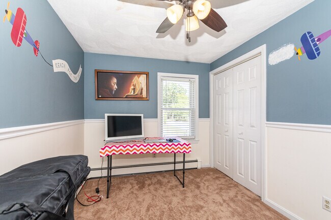 Building Photo - 5 Leon St