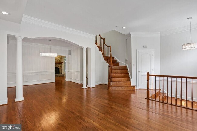 Building Photo - 417 Winding Rose Dr