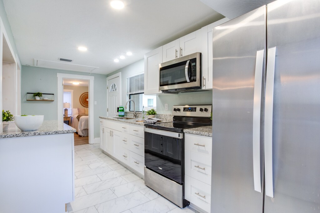 kitchen - 905 Plaza St