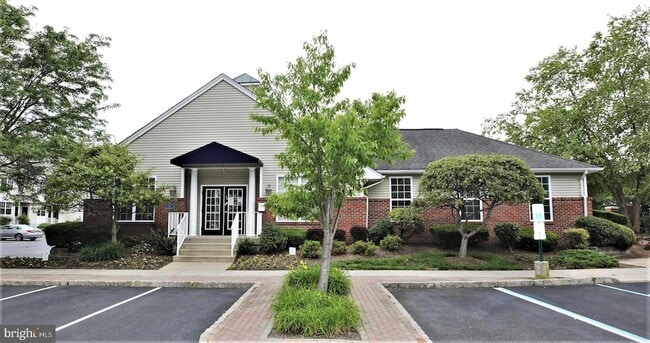 Building Photo - 1303 Blossom Cir