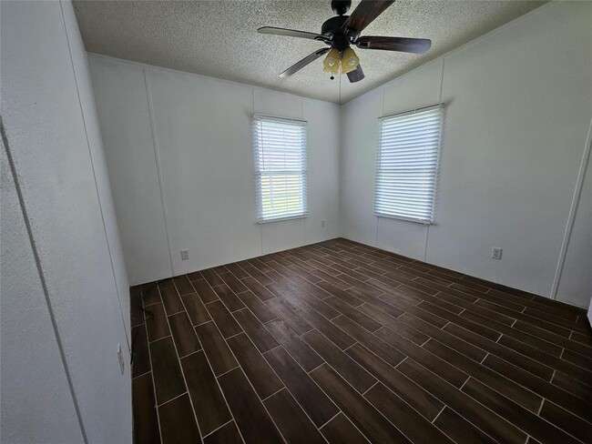 Building Photo - 2218 Hintz Rd