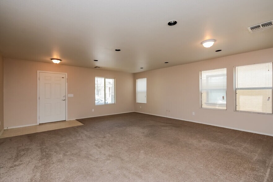 Building Photo - 11215 W Garfield St