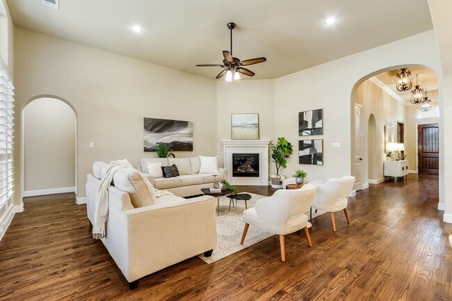 Building Photo - 12883 Possum Kingdom Dr