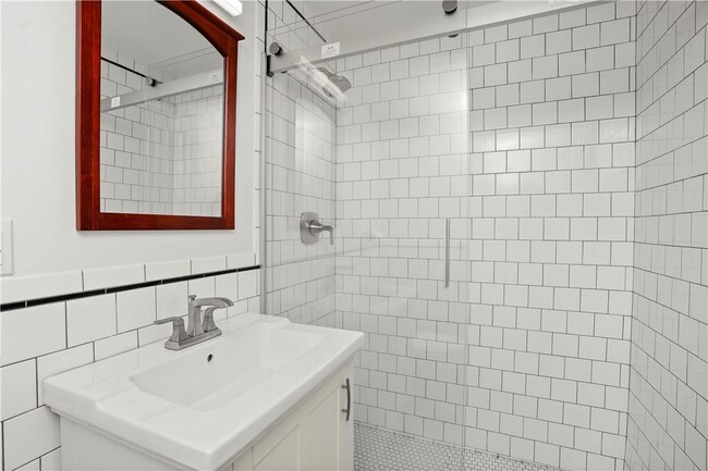 Building Photo - 36 Sherwood Dr