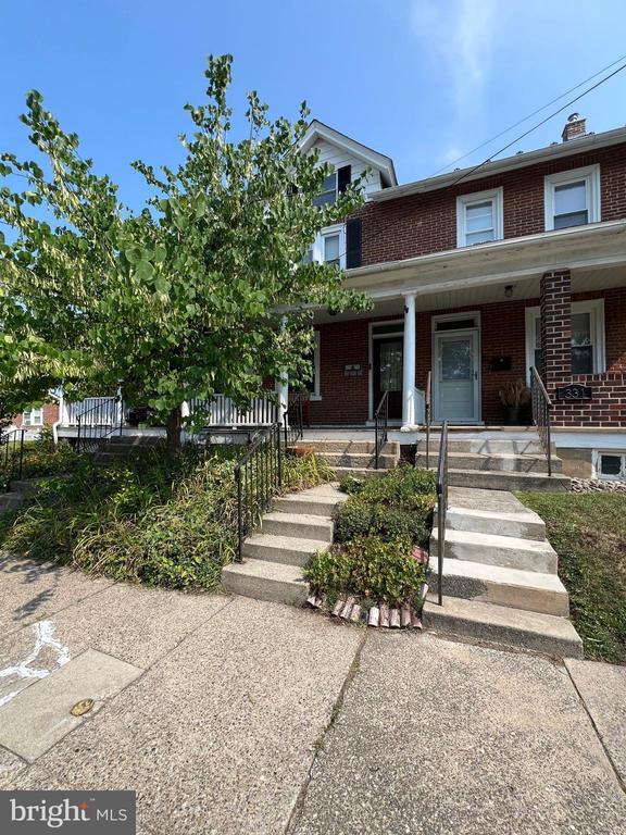 Building Photo - 333 E Landis St