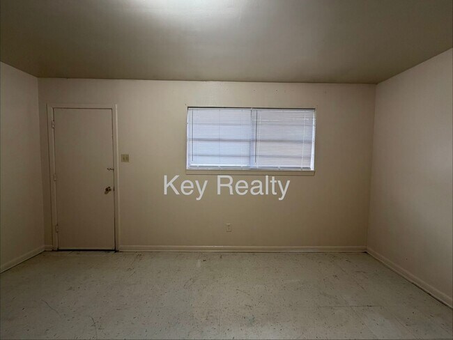 Building Photo - ****911 - F College Drive - Pineville