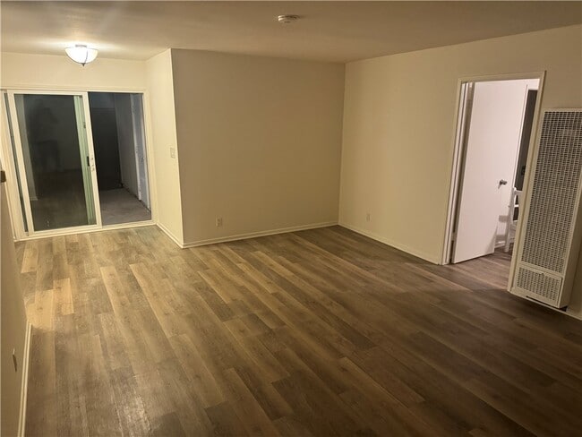 Building Photo - 621 Larkspur Ave