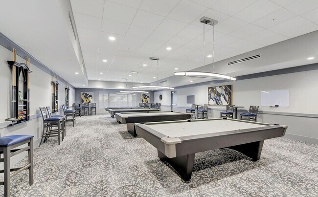 Building Photo - 6165 Sunny Pointe Cir