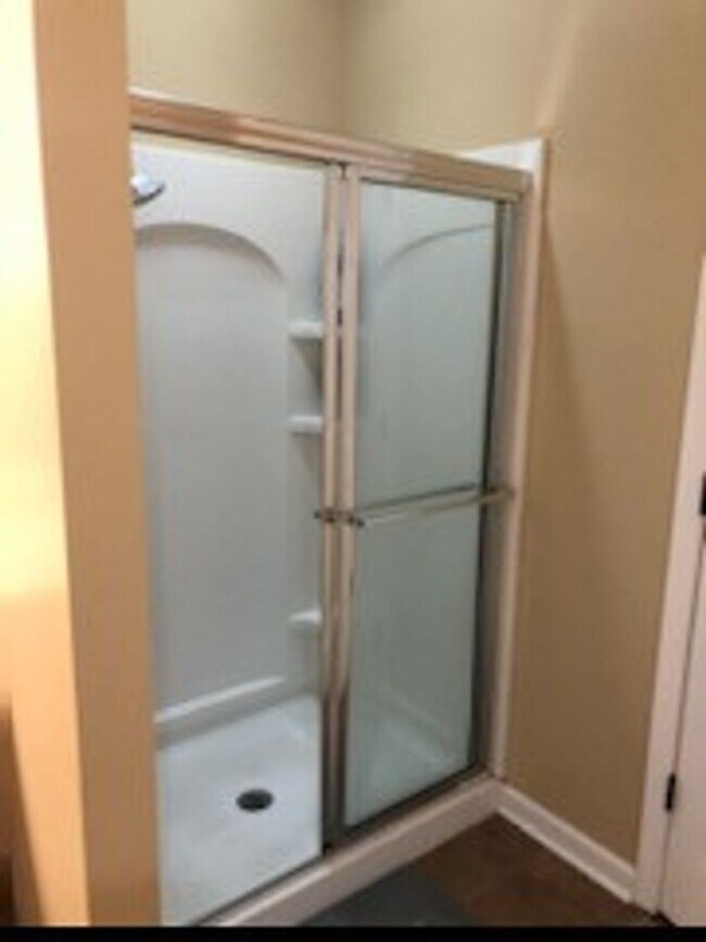 Building Photo - Renovated 4 Bedroom 2.5 Bath Home for Rent!