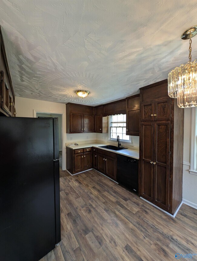 Building Photo - 1060 Sandy Springs Rd NW