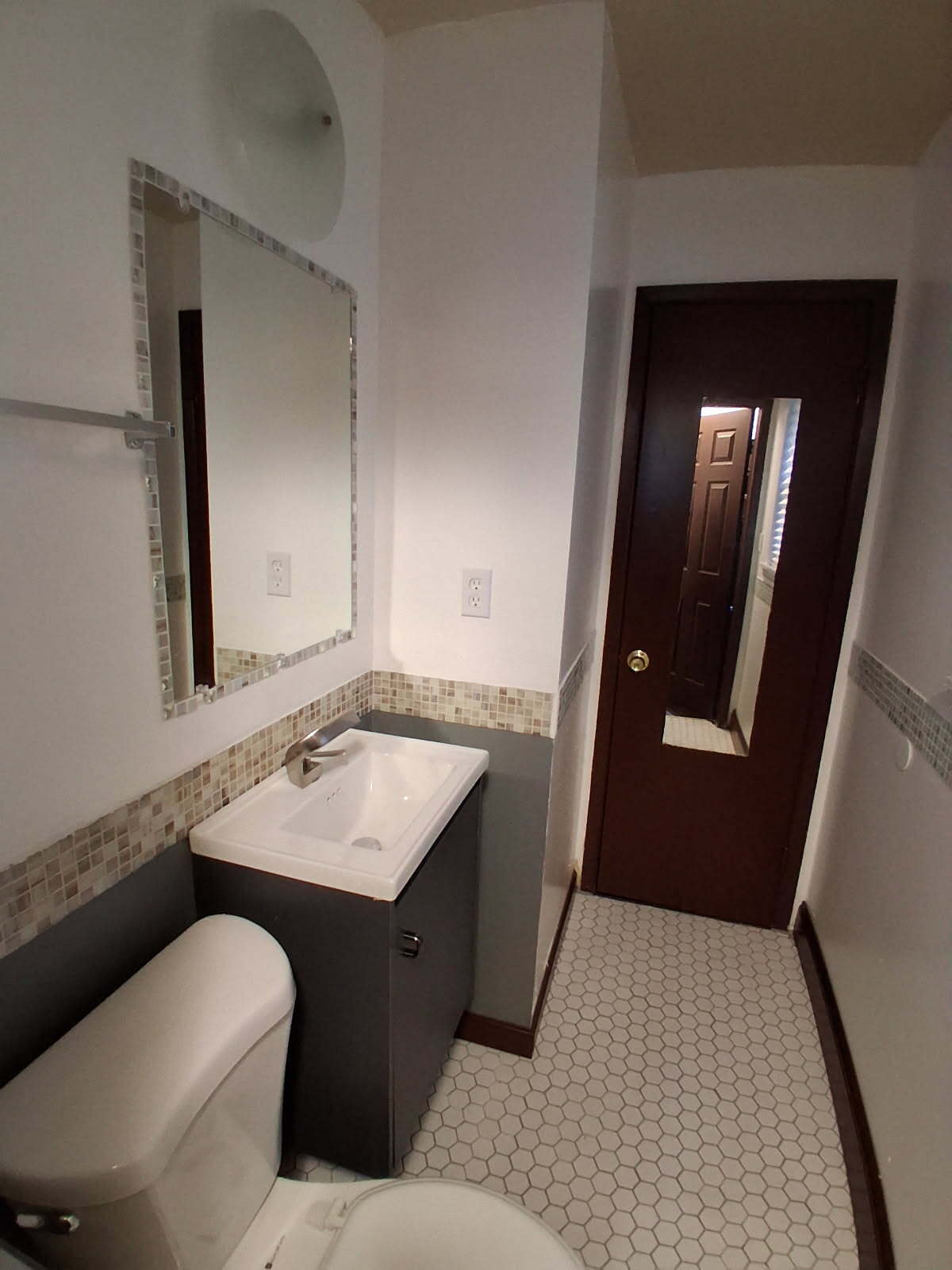 1/2 Bathroom Connected to Bedroom - 16154 Manor St