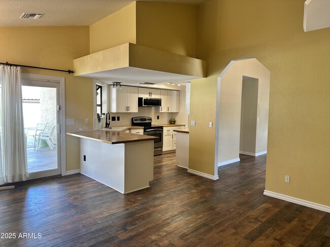 Building Photo - 12437 S 38th Pl