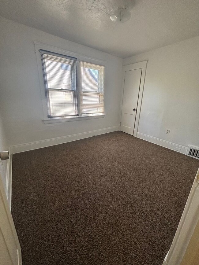 Building Photo - 3bd Single Cash Pay/Section 8