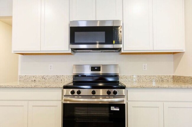 Building Photo - MOVE IN SPECIAL-Beautiful home available for rent