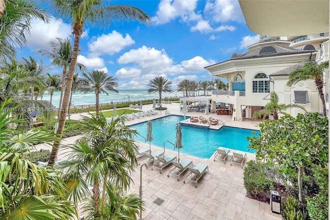 Building Photo - 16051 Collins Ave