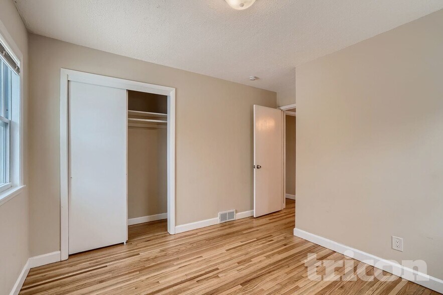 Building Photo - 4010 Monroe St NE