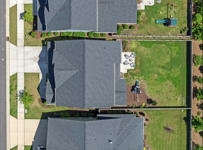 Building Photo - 217 Tumbling River Dr