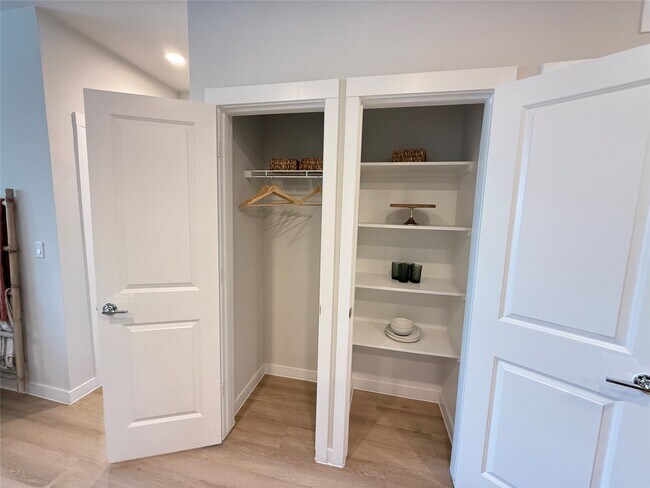 Building Photo - 1610 Campbell Rd