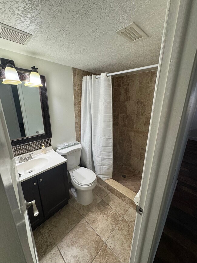 Building Photo - 16008 Sagebrush Rd