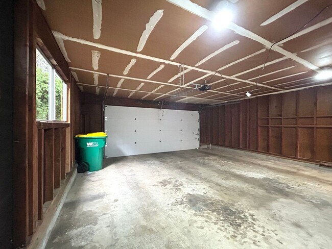 Building Photo - One Of The Top Rated Gems Of 2026: Serene 3 Bed + Bonus Room, 2.5 Bath Spacious House!