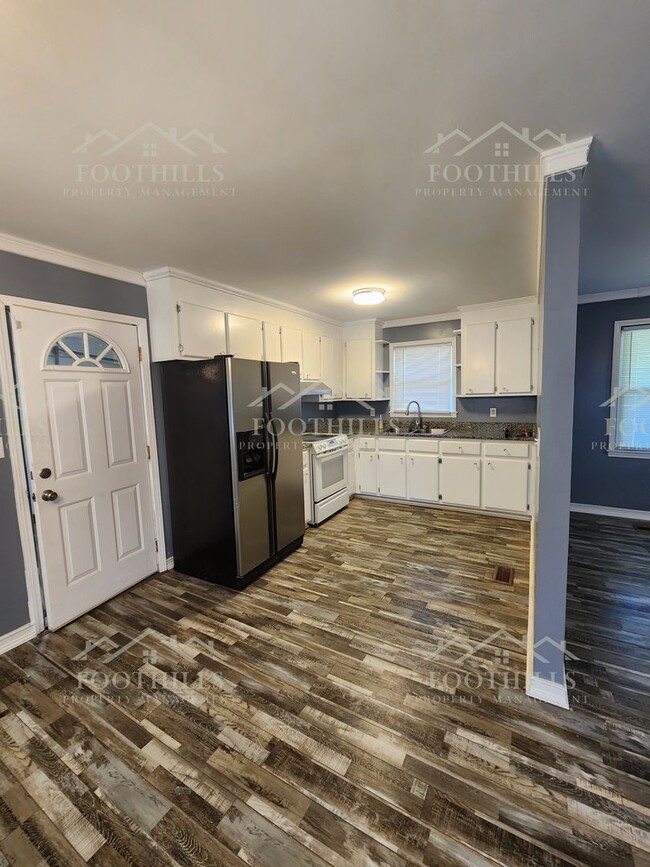 Building Photo - Spacious 3 Bedroom Home in Starr with Gara...