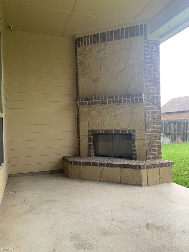 Building Photo - 4 br, 2 bath House - 5607 Markham Drive