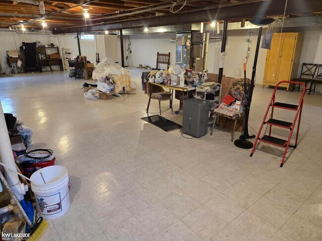 Building Photo - 52843 Deerwood Dr