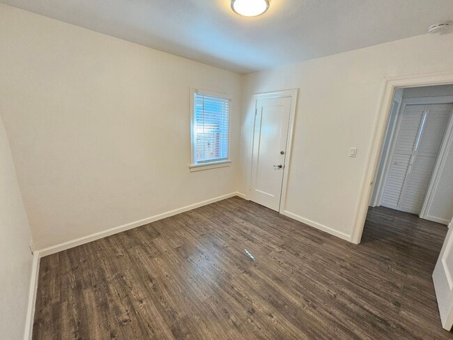 Building Photo - Beautiful Palo Alto Bungalow