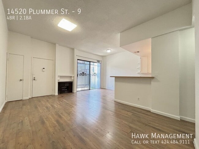 Building Photo - 14520 Plummer St