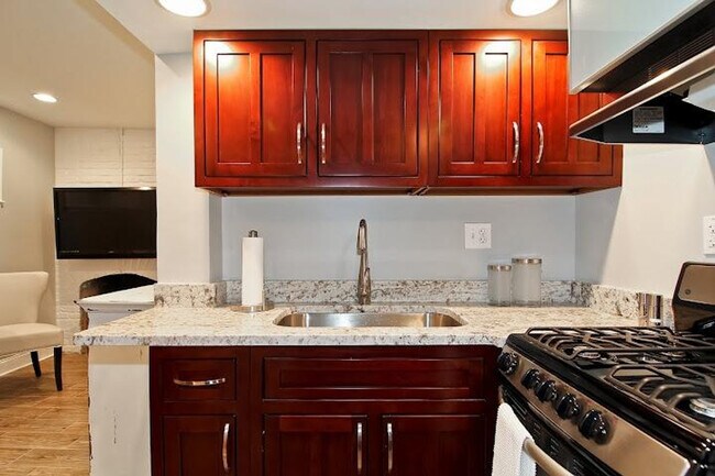 Building Photo - 1800 19th St NW