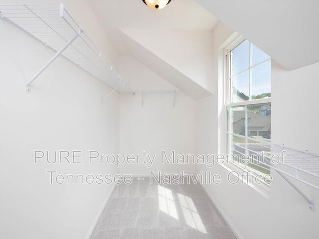 Building Photo - 631 Silva Ln