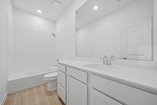 Building Photo - 27039 Blue Pool Dr